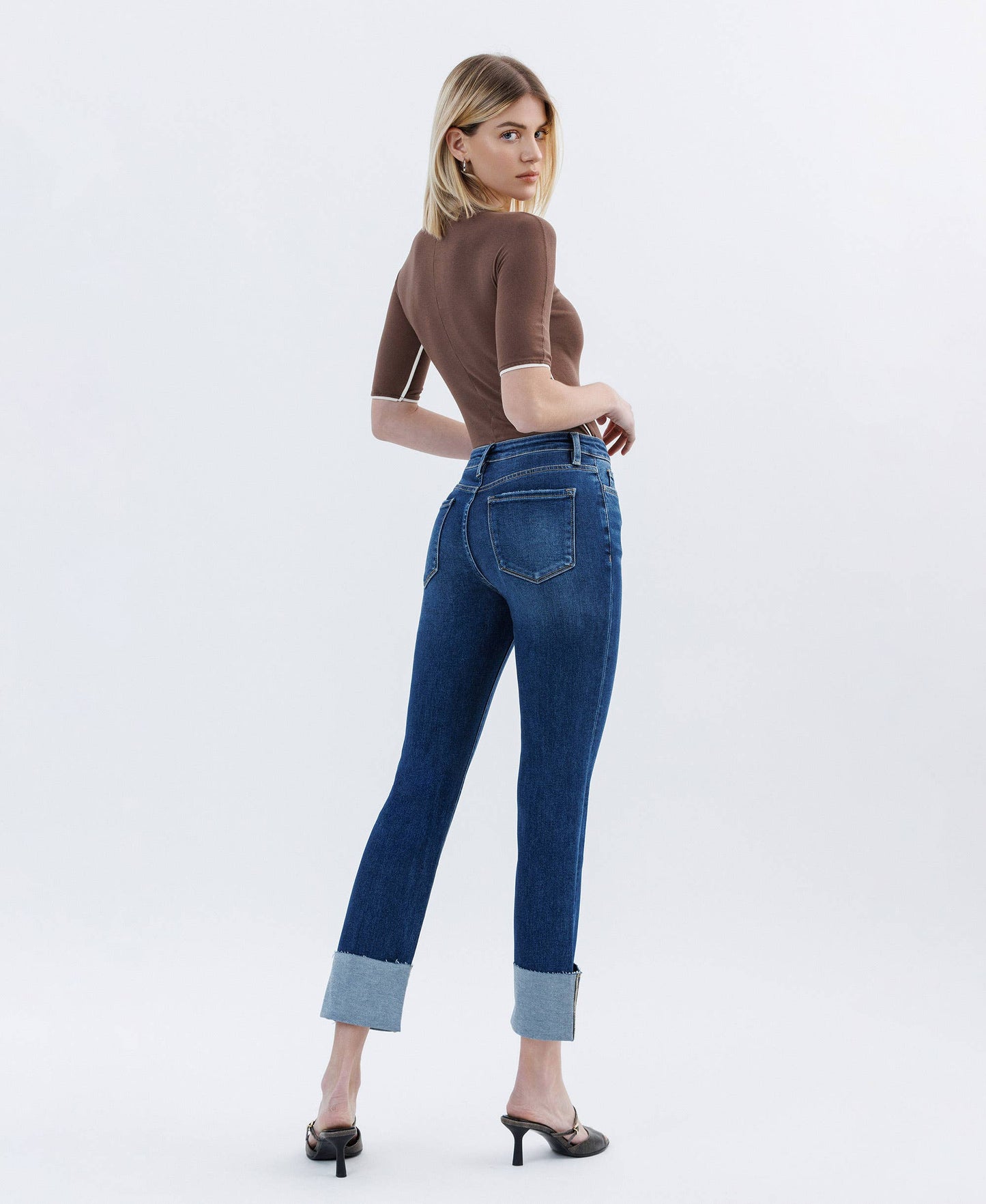HIGH RISE CUFFED SLIM STRAIGHT JEANS