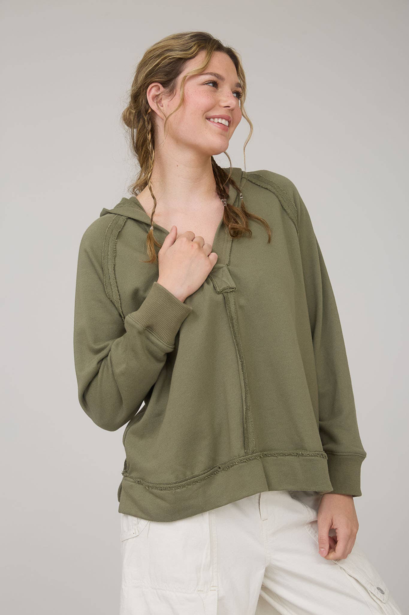 HOODED V NECK RAW EDGE LONG SLEEVE KNIT TOP